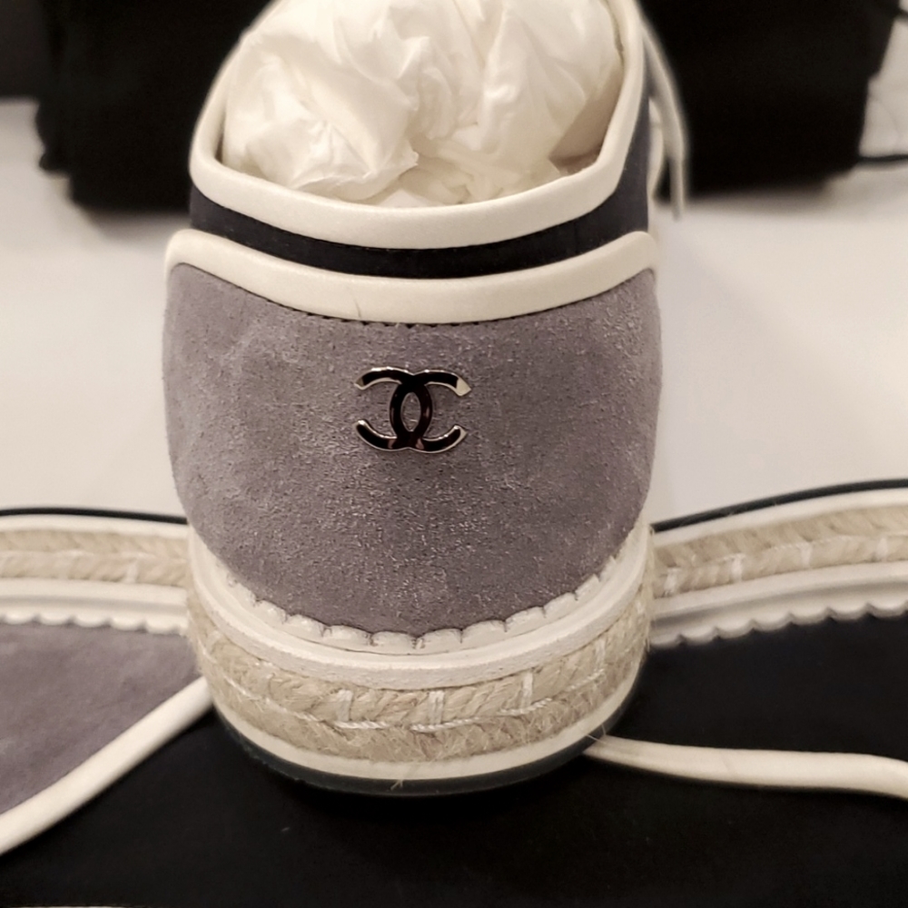 Chanel Interlocking CC Espadrille Lace Up Sneakers, size 39 - Picture 4 of 12
